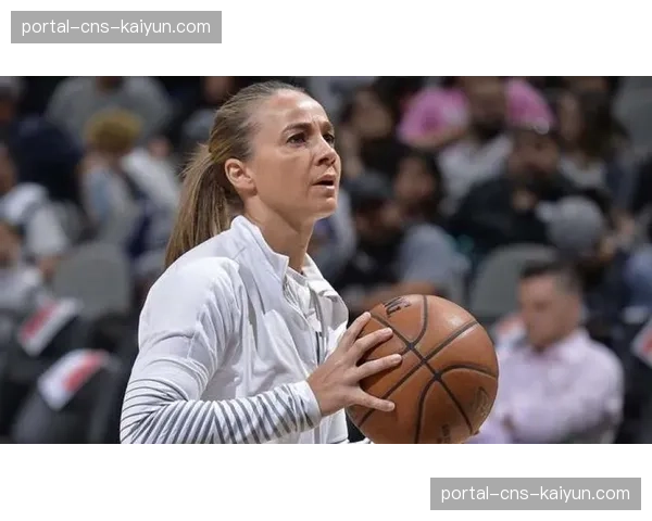 消息：拉斯维加斯王牌队与主帅贝基·哈蒙提前续约三年